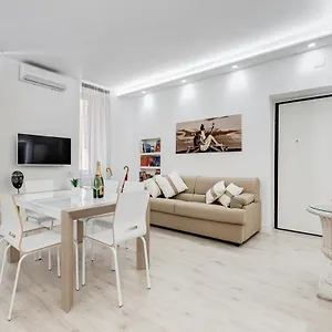 Bmga L The White Crown In Testaccio Apartamento